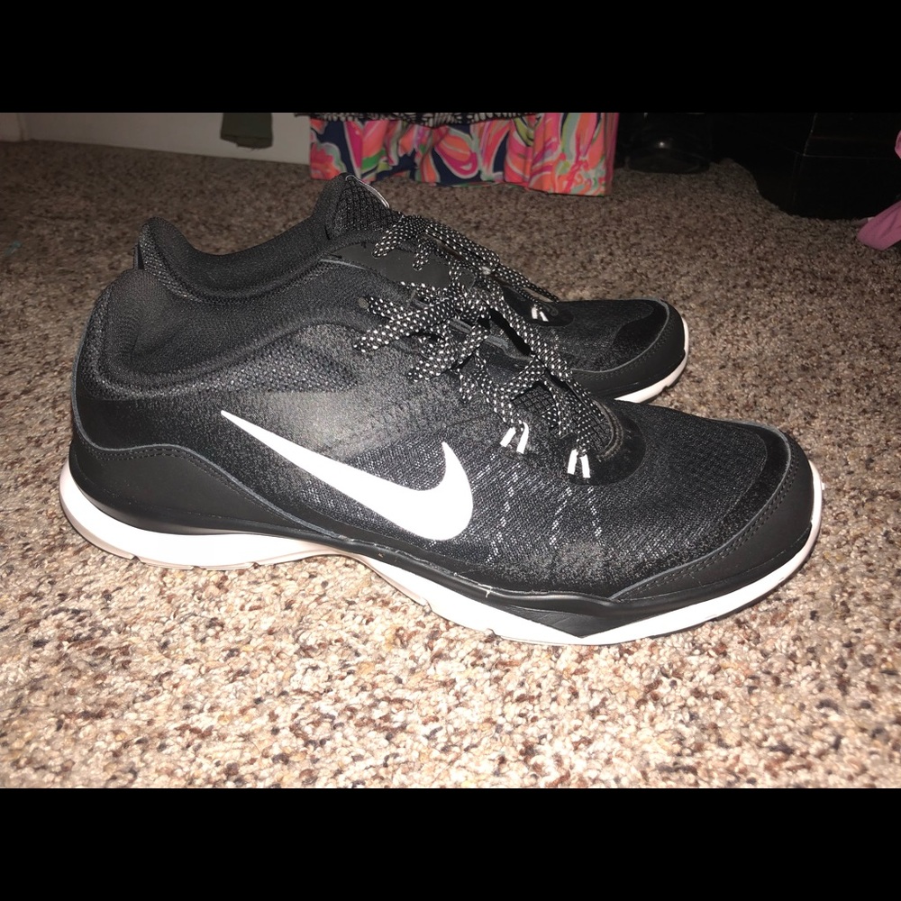 Nike tennis shoes